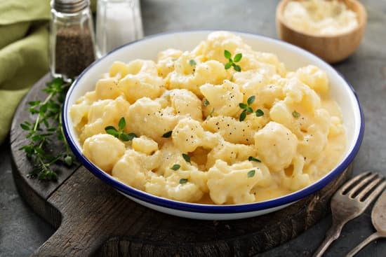 Blumenkohl in weißer Soße zubereiten – Omas Rezept
