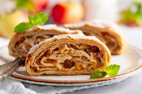 Apfelstrudel schnell & einfach selbermachen – Rezept ohne Schnickschnack