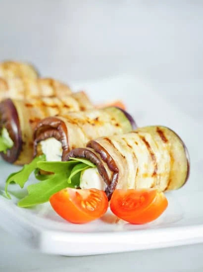 Gefüllte Auberginenröllchen mit Frischkäse selber machen – Calles Tapas Rezept