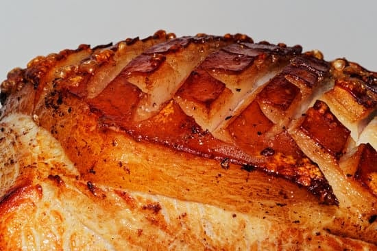 Perfekter Krustenbraten im Ofen knusprig braten und zubereiten – so klappt´s mit der Kruste
