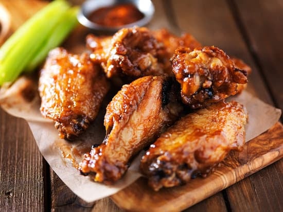 Knusprige Chicken Wings im Ofen selber machen mit Marinade – Rezept
