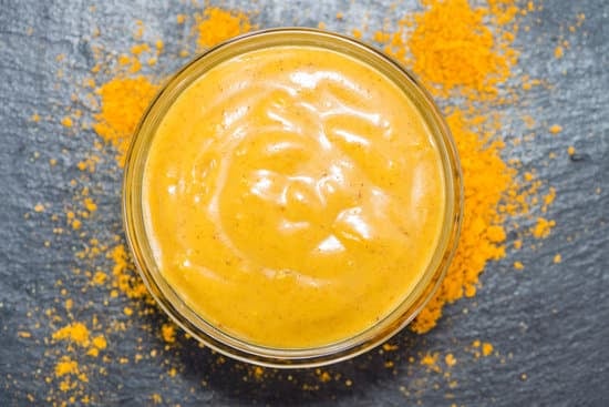 Fruchtige Steaksoße mit Curry selber machen – unser Rezept zum Fleisch und Geflügel für BBQ und Grill