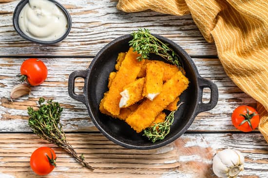 Knusprige Fischstäbchen selber machen und in der Pfanne braten – Rezept