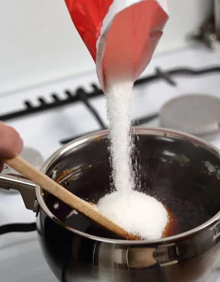 Läuterzucker selber machen – Rezept für flüssigen Zucker