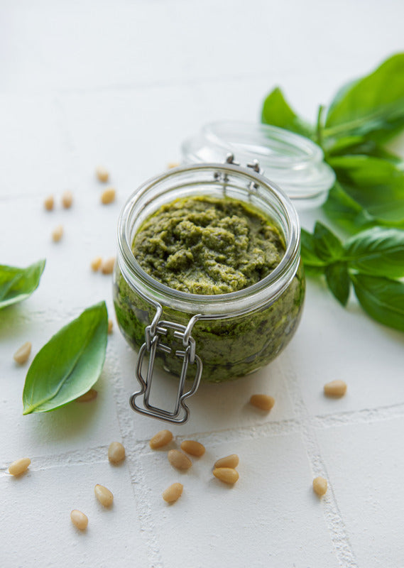 Basilikum-Pesto selber machen – Rezept für ein perfektes Pesto