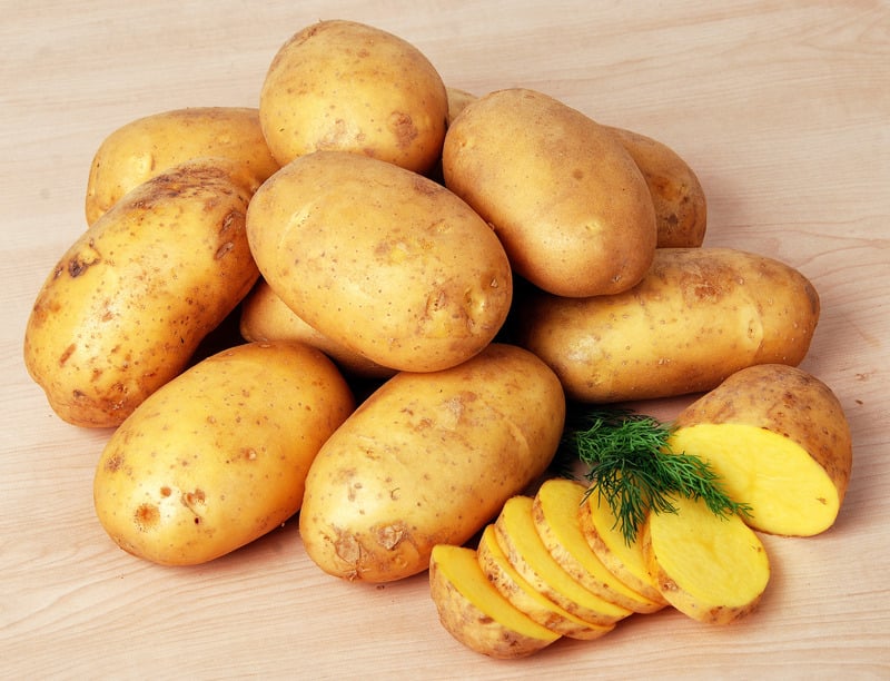 Knusprige Kartoffeltaler mit Speck und Zwiebel selber machen. Rezept