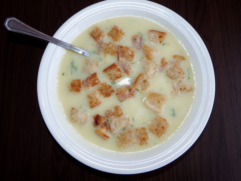 Cremige Knoblauchsuppe zaubern in nur 20 Minuten!