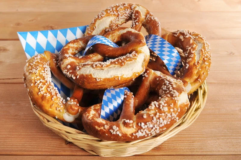 Bayerische Brezensuppe. Das einfachste Rezept zum Oktoberfest!
