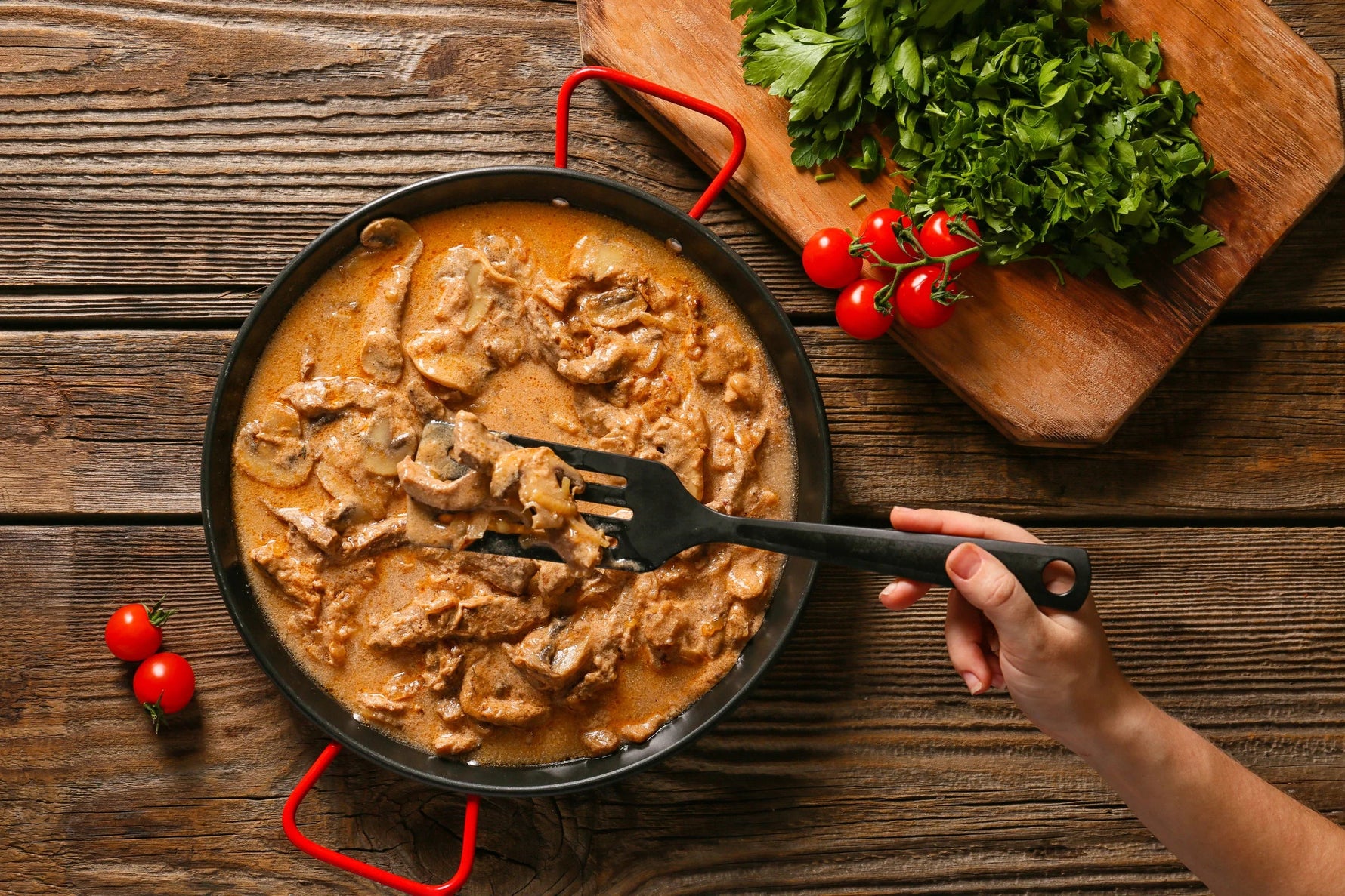 Schnelles Stroganoff aus der Pfanne – Omas Geheimnis für perfekte Soße
