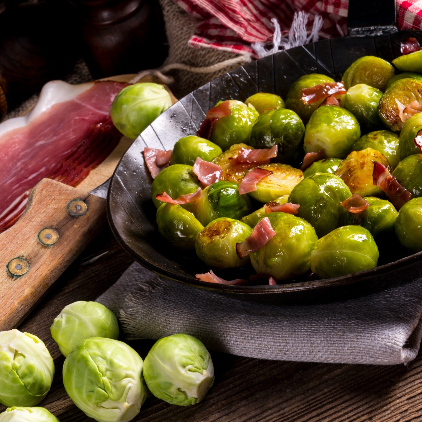 Karamellisierter Rosenkohl mit Speck & Maronen: So schmeckt er auch Dir!