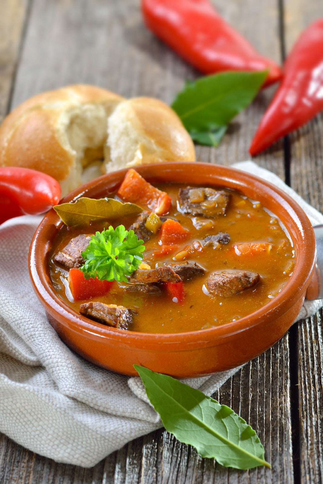 Leckere Gulaschsuppe ungarisch & gelingsicher kochen