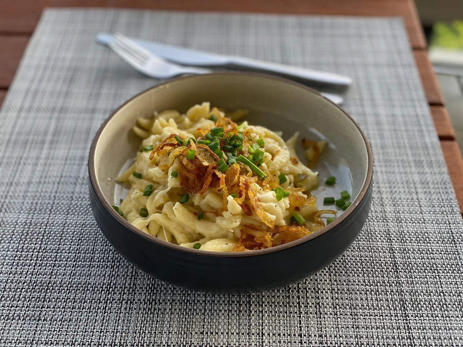 So machst du die besten Käsespätzle des Lebens! Warum solltest du die fertig kaufen?