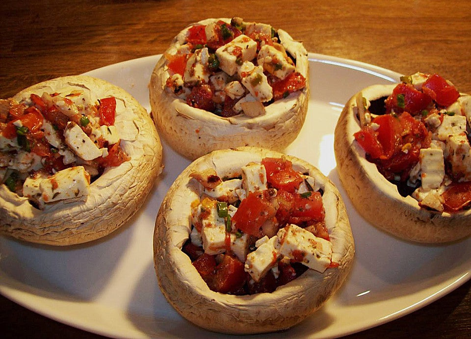 Gefüllte Champignons mit Tomate und Mozzarella