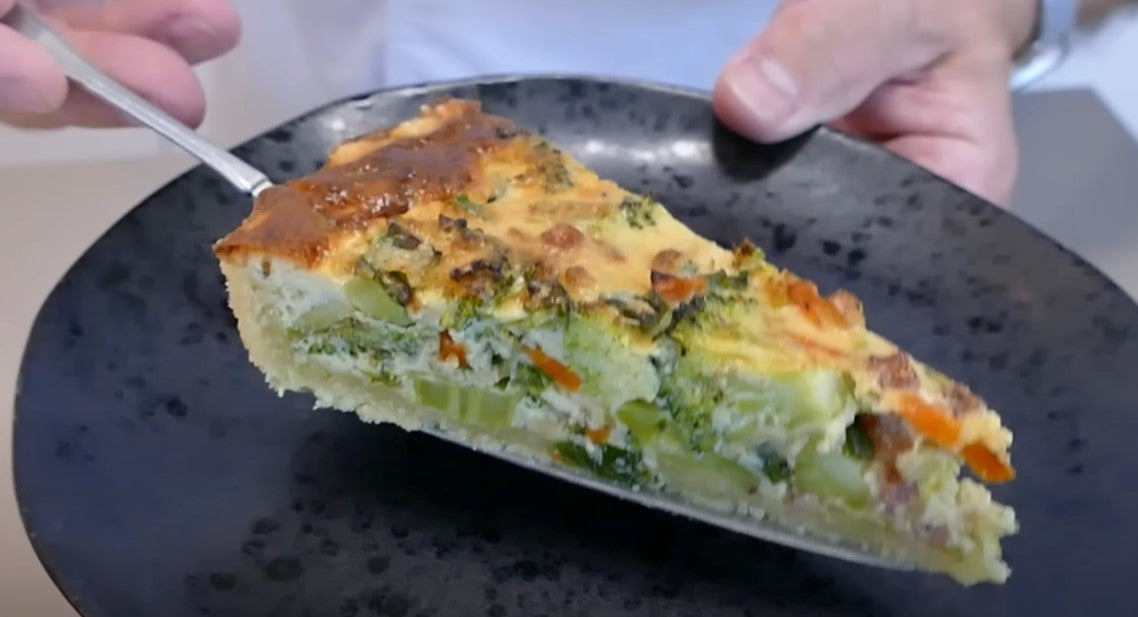So machst du eine Quiche Lorraine. Rezept einfach mit Mürbeteig