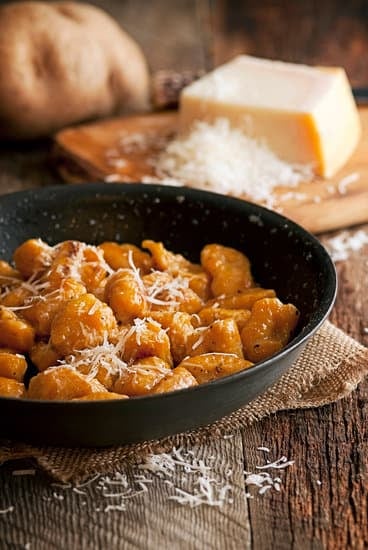 Gnocchi vom Kürbis mit Salbeibutter einfach selber machen