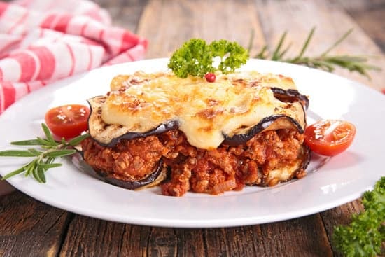 Auberginenauflauf mit Hackfleisch – Moussaka selber machen
