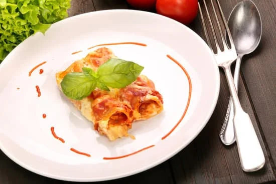 Cannelloni mit Hackfleisch-Tomatensauce u. Bechamelsauce selber machen