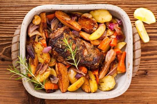 Lamm und Gemüse aus der Grillpfanne – rosa gebraten – Rezept