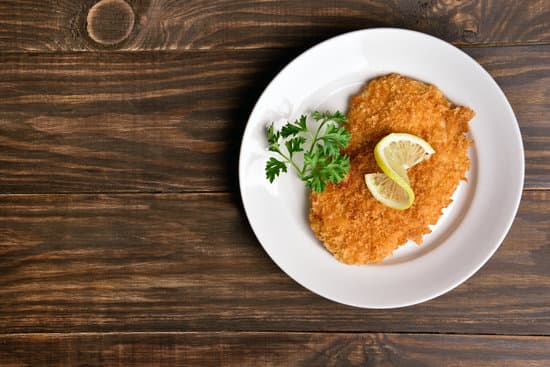 Echtes Wiener Schnitzel richtig panieren, soufflieren und braten