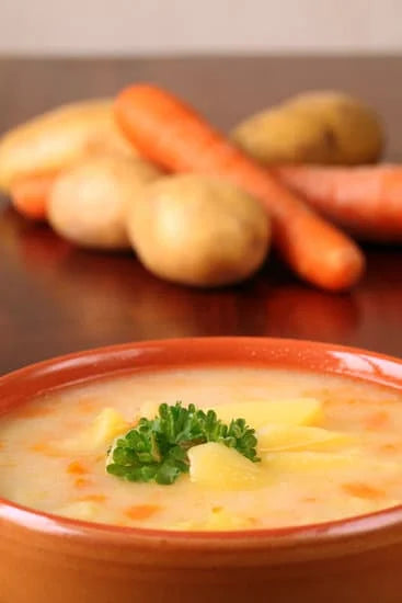 Kartoffelsuppe selber machen – fleischlos nach Omas Rezept