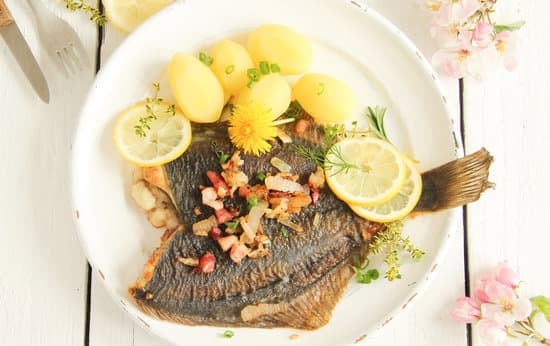 Scholle braten nach Finkenwerder Art – Omas Rezept ganz einfach