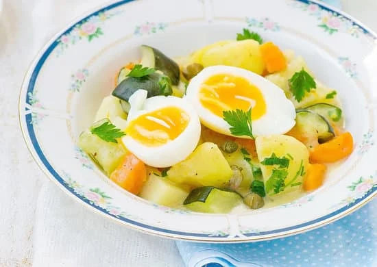 Eierragout mit buntem Gemüse