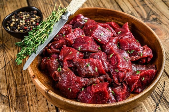 Hirschgulasch einfach und lecker zubereiten – Rezept von CALLEkocht