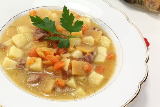 Steckrübeneintopf selber kochen – Rezept für Wruckensuppe