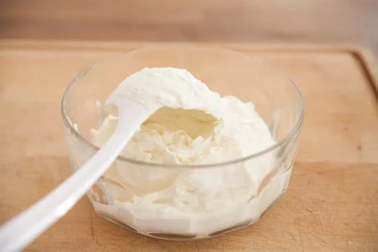 Topfenknödel selber machen und zubereiten – Rezept für Quarkklößchen