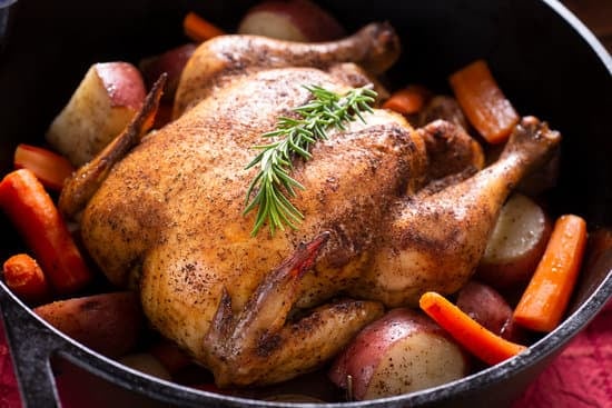 Knuspriges ½ Hähnchen im Backofen zubereiten – Omas Broiler Rezept
