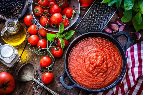Tomatensoße selber machen aus frischen Tomaten – Rezept