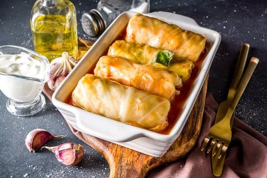 Rotkohlrouladen nach Omas Rezept mit Soße – so lecker und einfach