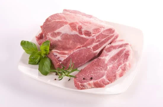 Steaks in Tomatensoße – Das schnelle mediterrane Pfannengericht