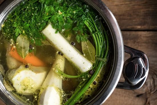 Gute Gemüsebrühe selber machen – einfach, gesund und preiswert