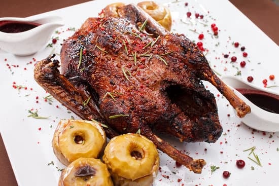 Perfekter Gänsebraten richtig zubereiten – Rezept für knusprige Gans