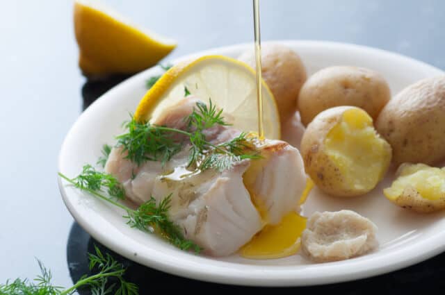 Kabeljau mit zerlassener Butter und Petersilien-Kartoffeln - CALLEkocht