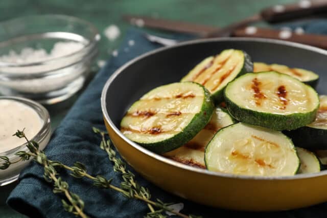 Zucchinipfanne mit Hackfleisch - CALLEkocht
